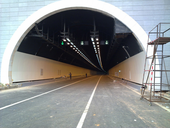 厦门翔安海底隧道采用松本秀壁装饰板交通安全有保障
